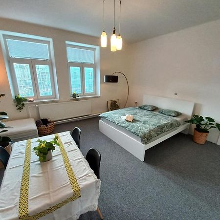 Lp 1926 Aneb U Nas Doma Apartman Zlín Kültér fotó