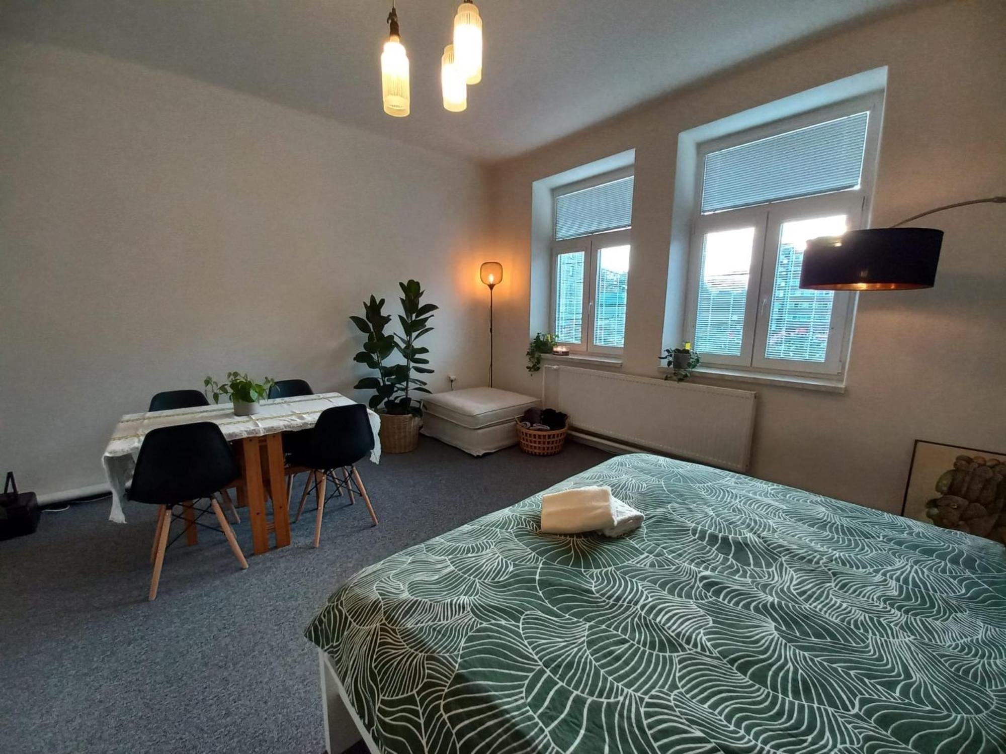Lp 1926 Aneb U Nas Doma Apartman Zlín Kültér fotó
